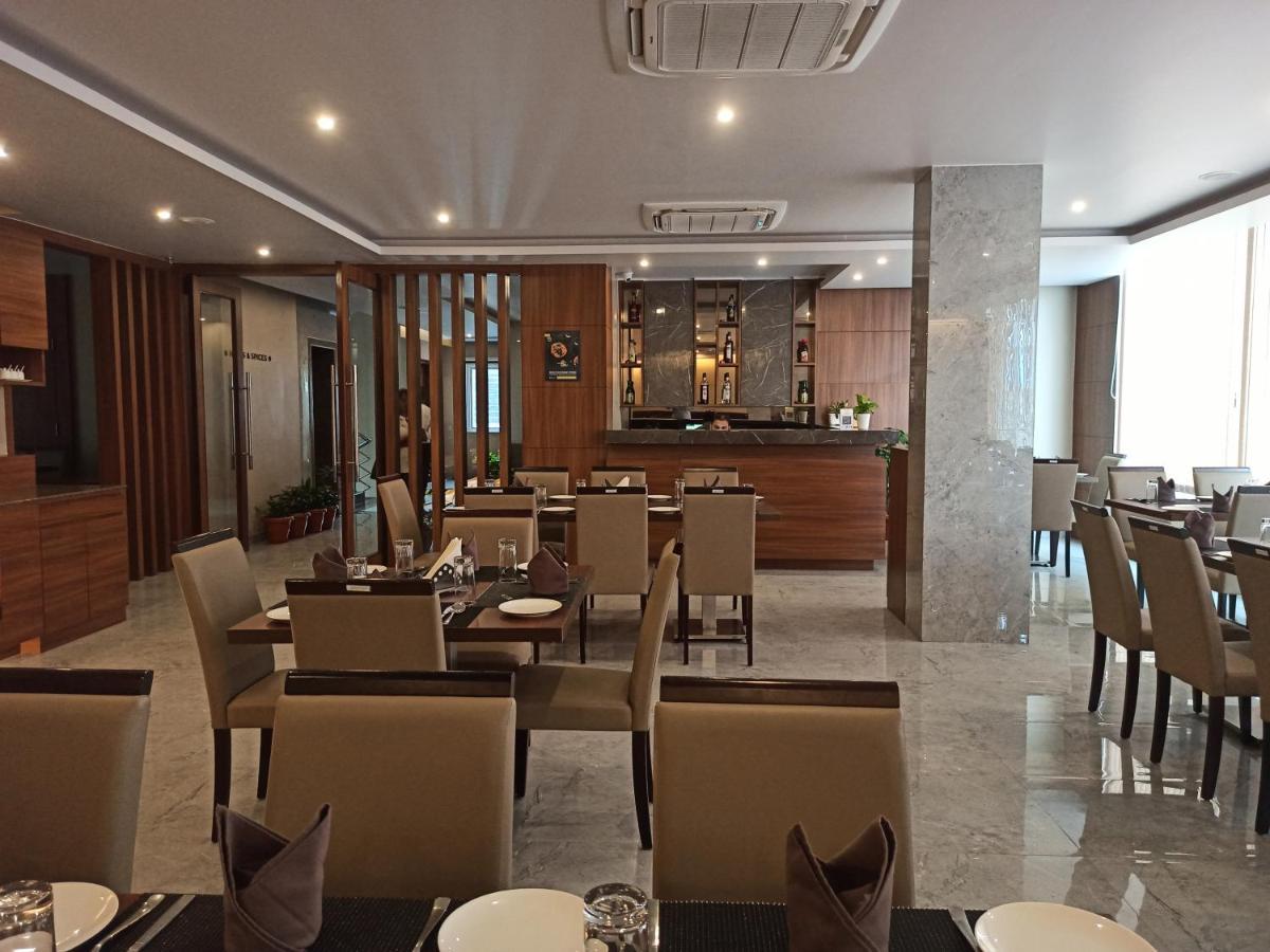 Hotel Tree Fern Dibrugarh Exterior foto
