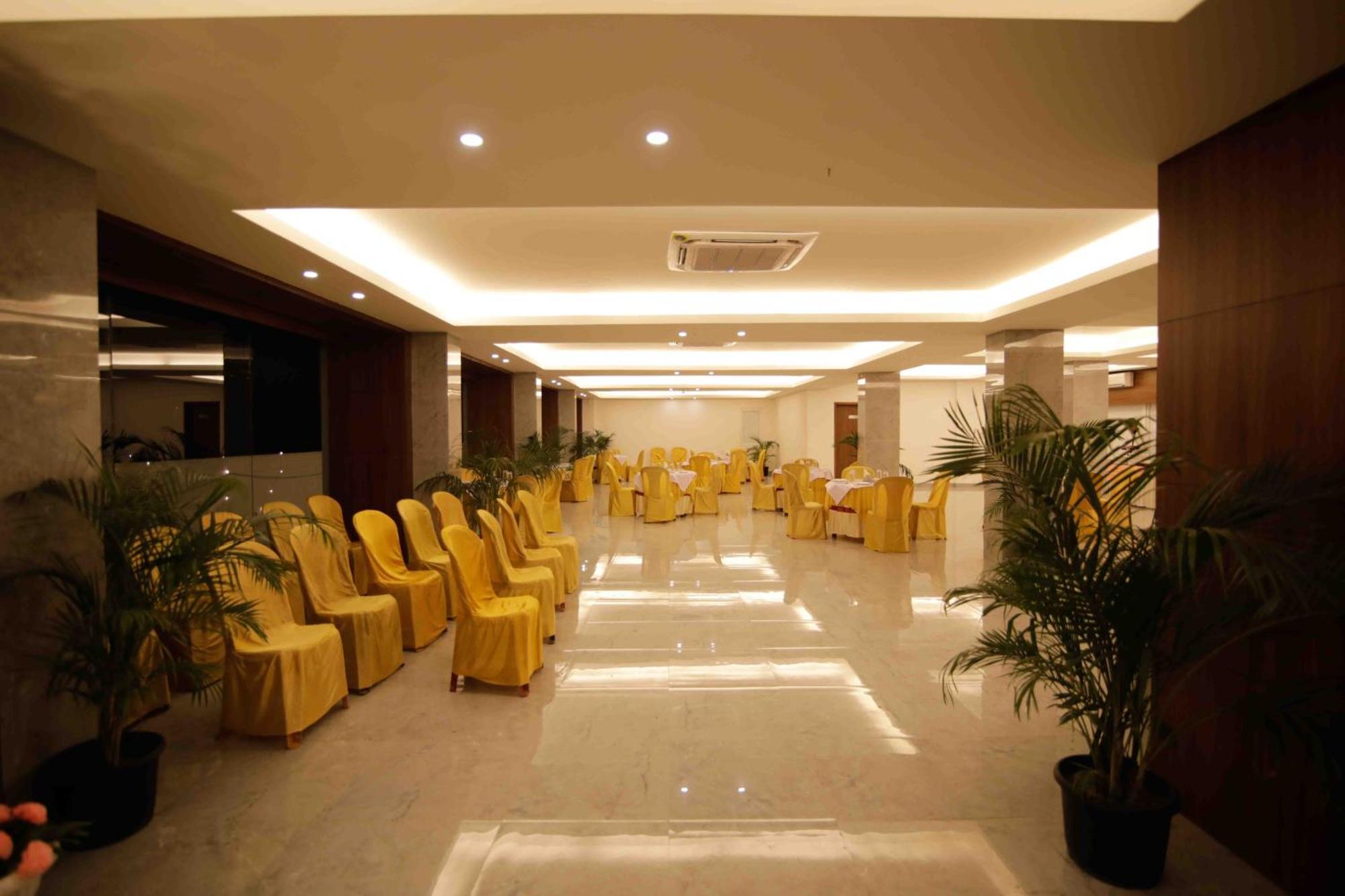 Hotel Tree Fern Dibrugarh Exterior foto